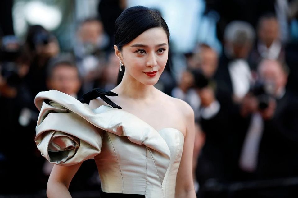 Fan Bingbing, who has played a role in Hollywood superhero blockbusters X-Men: Days of Future Past and “Iron Man”, has vanished without a trace. It is believed that has been sent to jail for tax evasion.