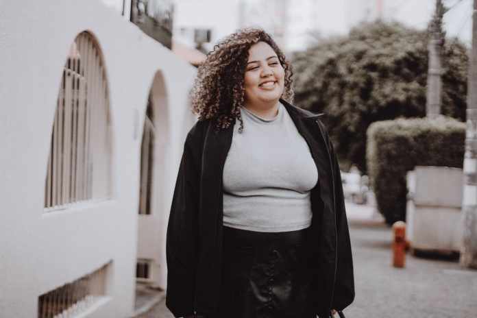 EVERGREEN TIPS TO FLAUNT IN PLUS SIZE OUTFITS THIS YEAR