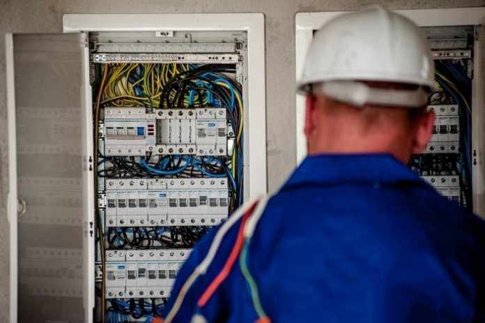 hire a Skilled and Professional electrician
