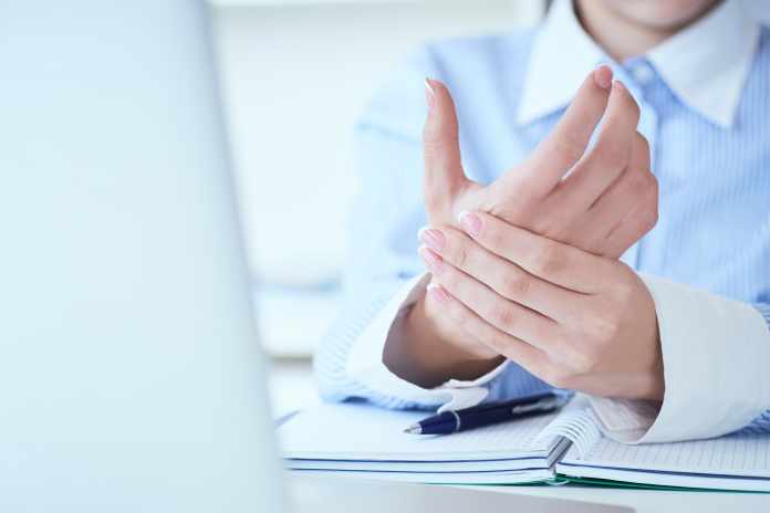 Living With Carpal Tunnel Syndrome